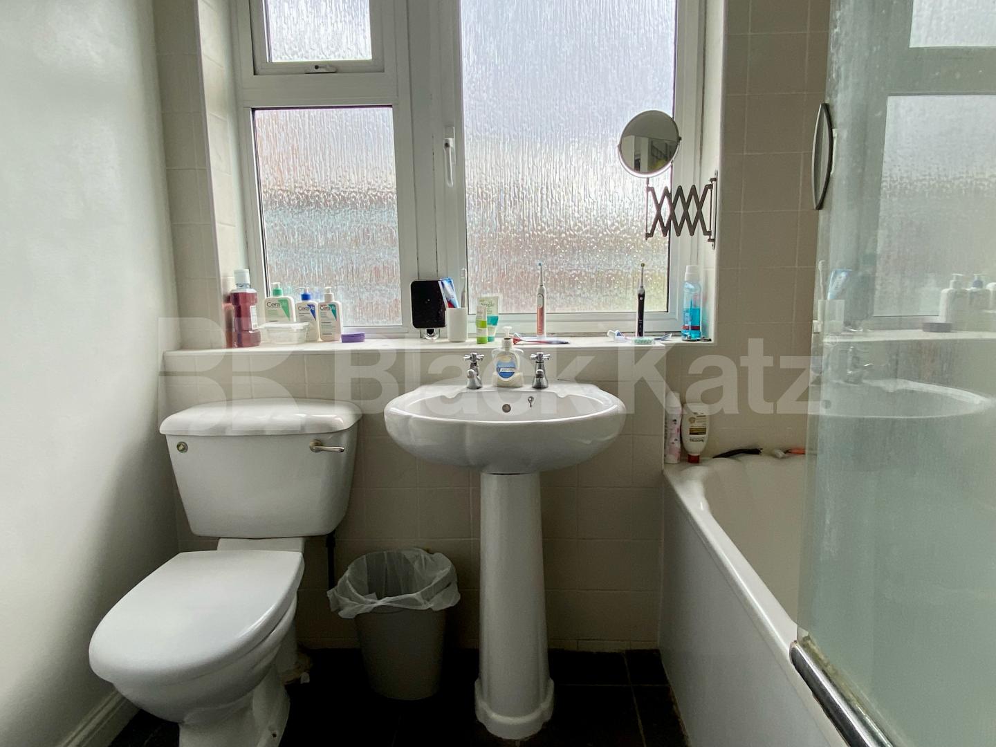 Arranged Over Two Floors Moments From Bermondsey Tube Station Keetons Road, Bermondsey